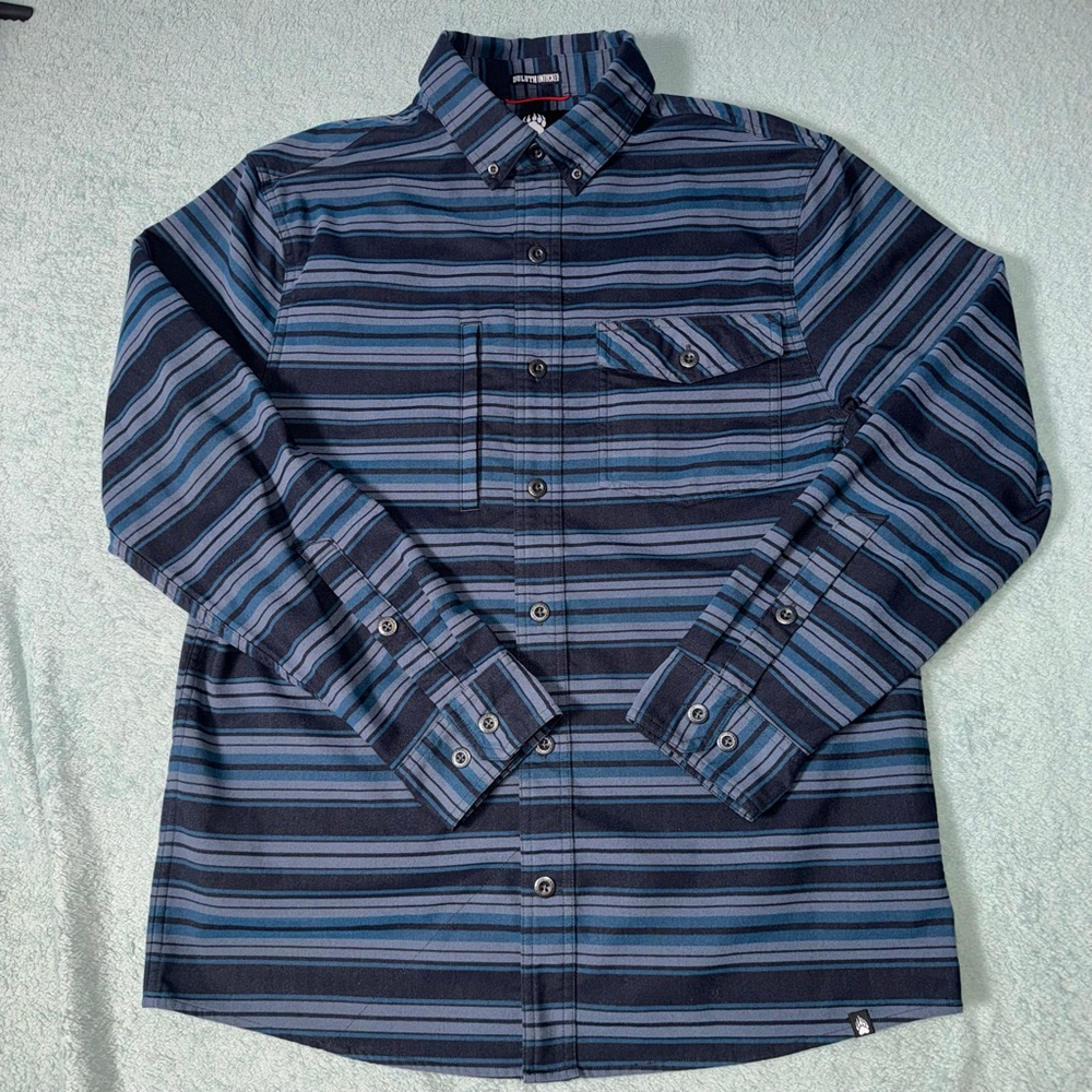 Men's Duluth Untucked Alaskan Hardgear Button-down Standard fit Medium Striped